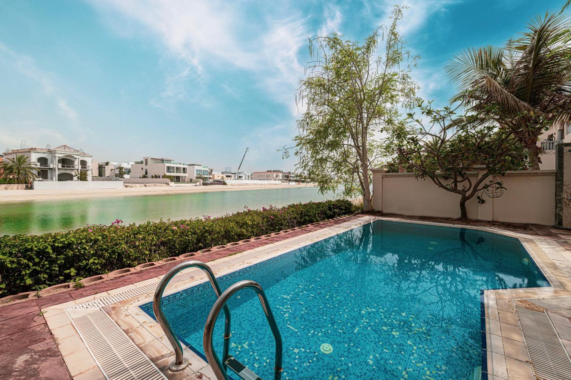 Villa Beachfront For 10 Guests With Full Kitchen & View Dubai