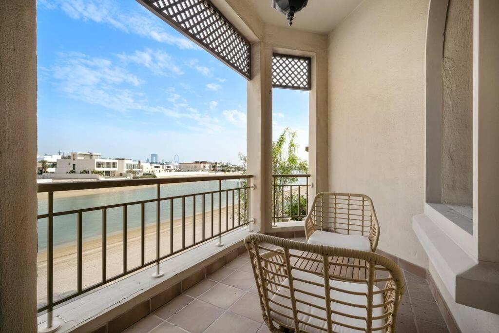 Villa Beachfront For 10 Guests With Full Kitchen & View Dubai