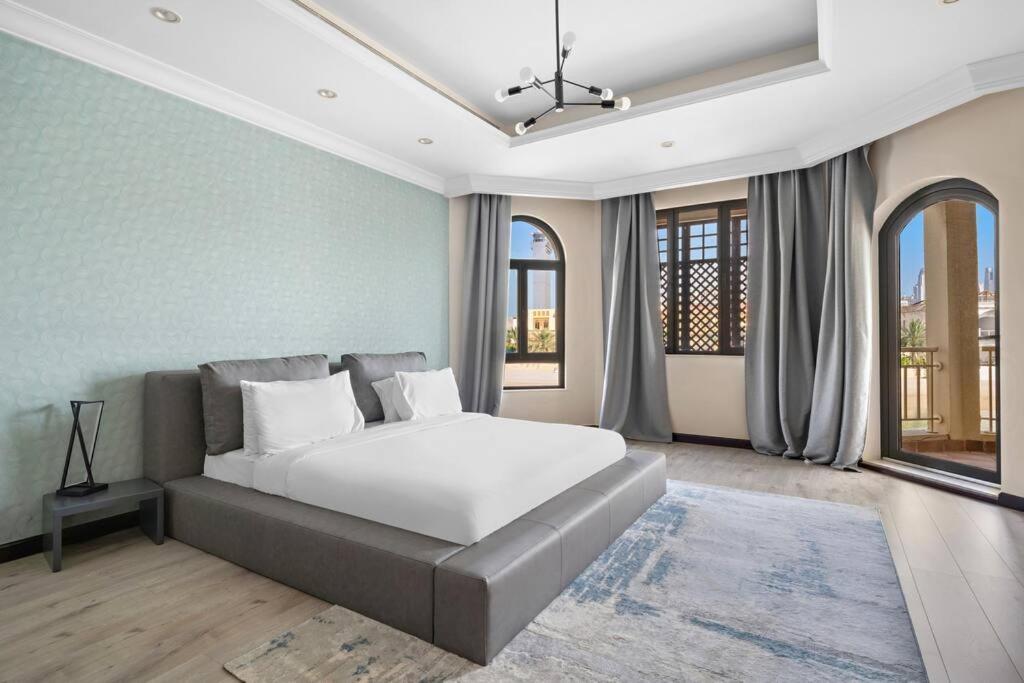 Villa Beachfront For 10 Guests With Full Kitchen & View