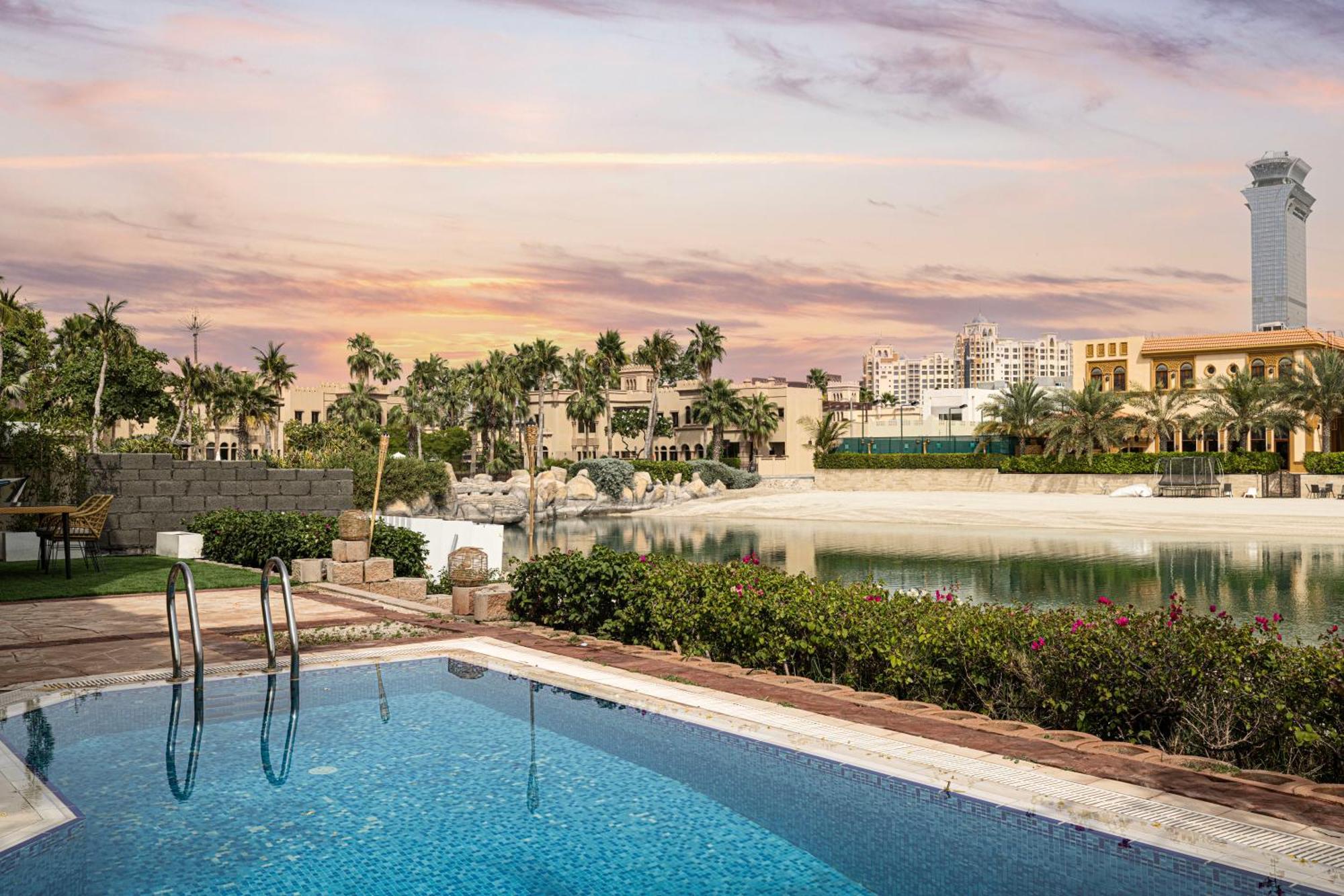 First Class Private Retreat In Paradise * Dubai